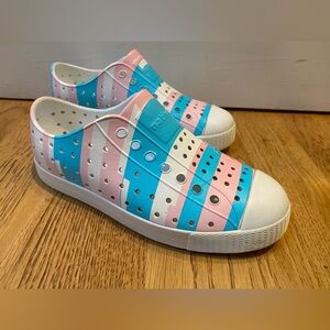 Native Shoes - Girl's Jefferson Shoes - Pastel Multi Stripes - size J1